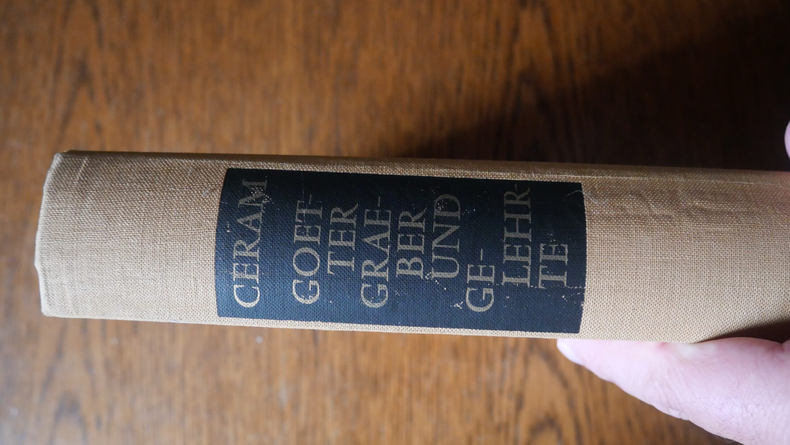 Götter, Gräber und Gelehrte