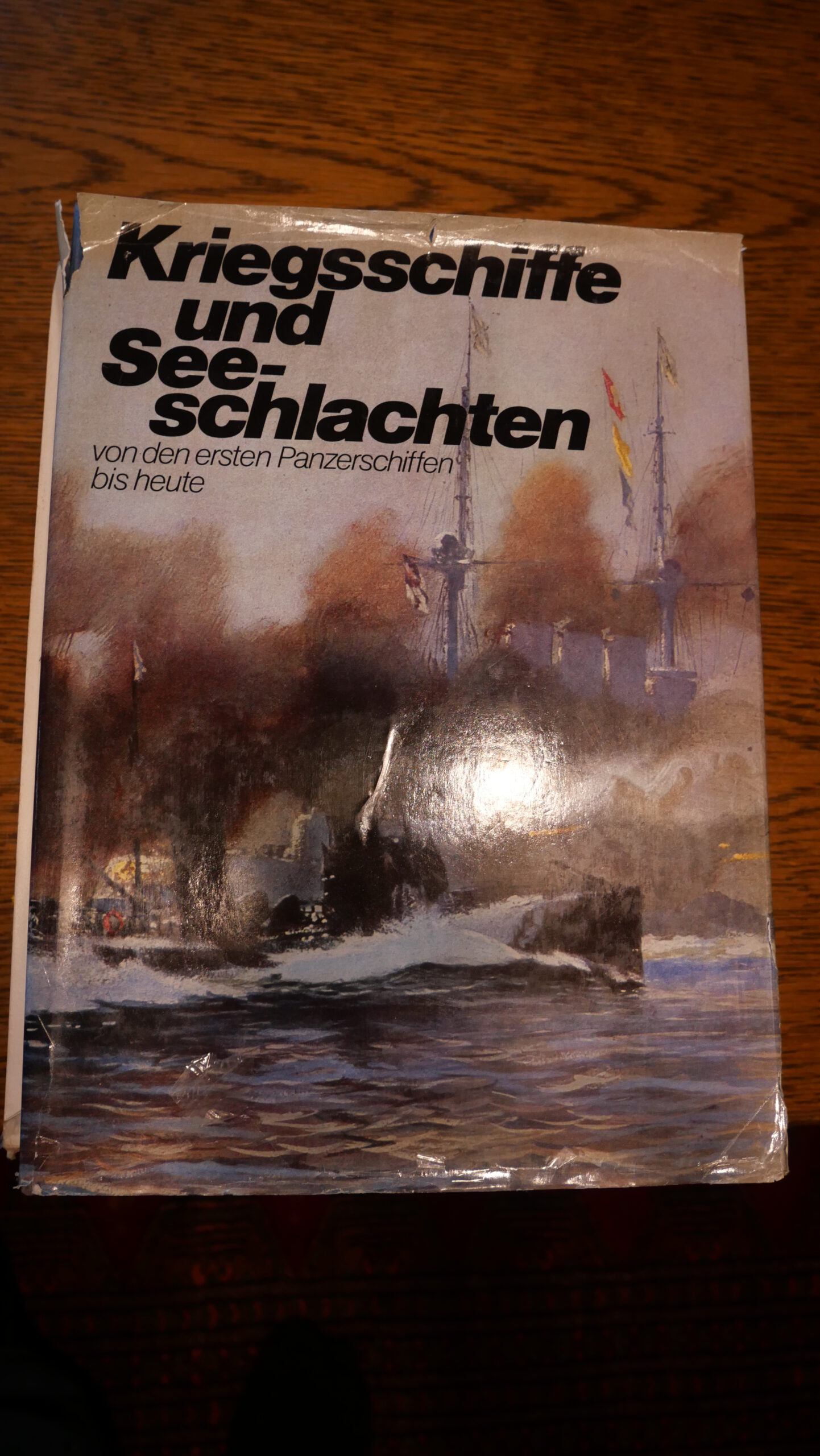 Kriegsschiffe und Seeschlachten