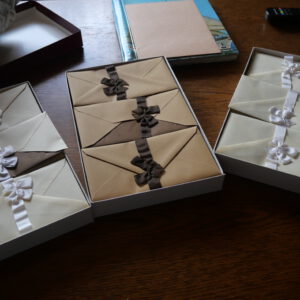 Briefpapier und Kuverts, fein