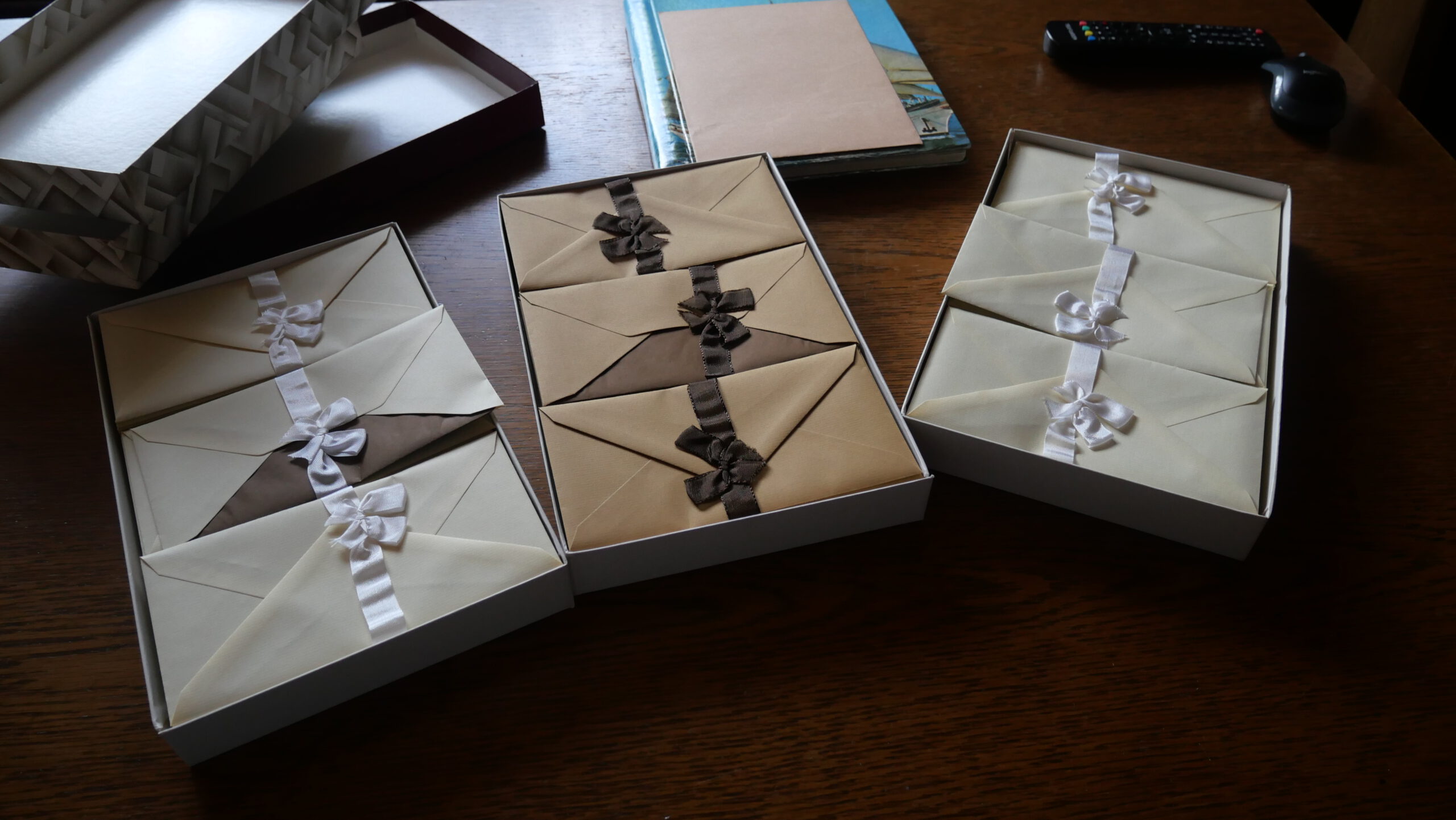 Briefpapier und Kuverts, fein