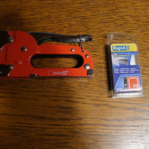 Tacker mit Tackernägeln