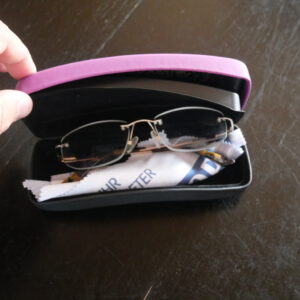 Brille mit Etui